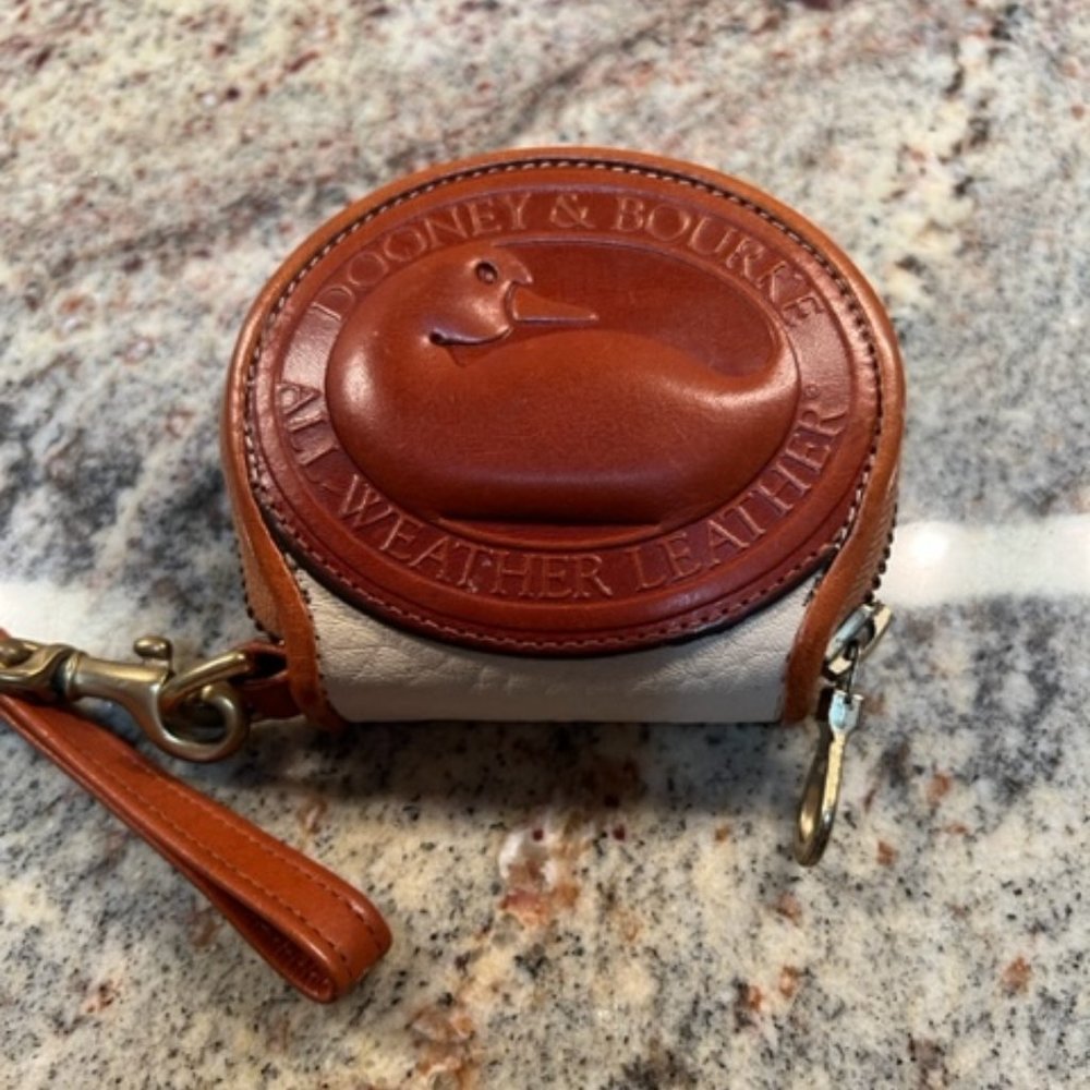 *Vintage*  Dooney & Bourke Cream & British Tan BIG Duck Coin Purse/Mini Wallet